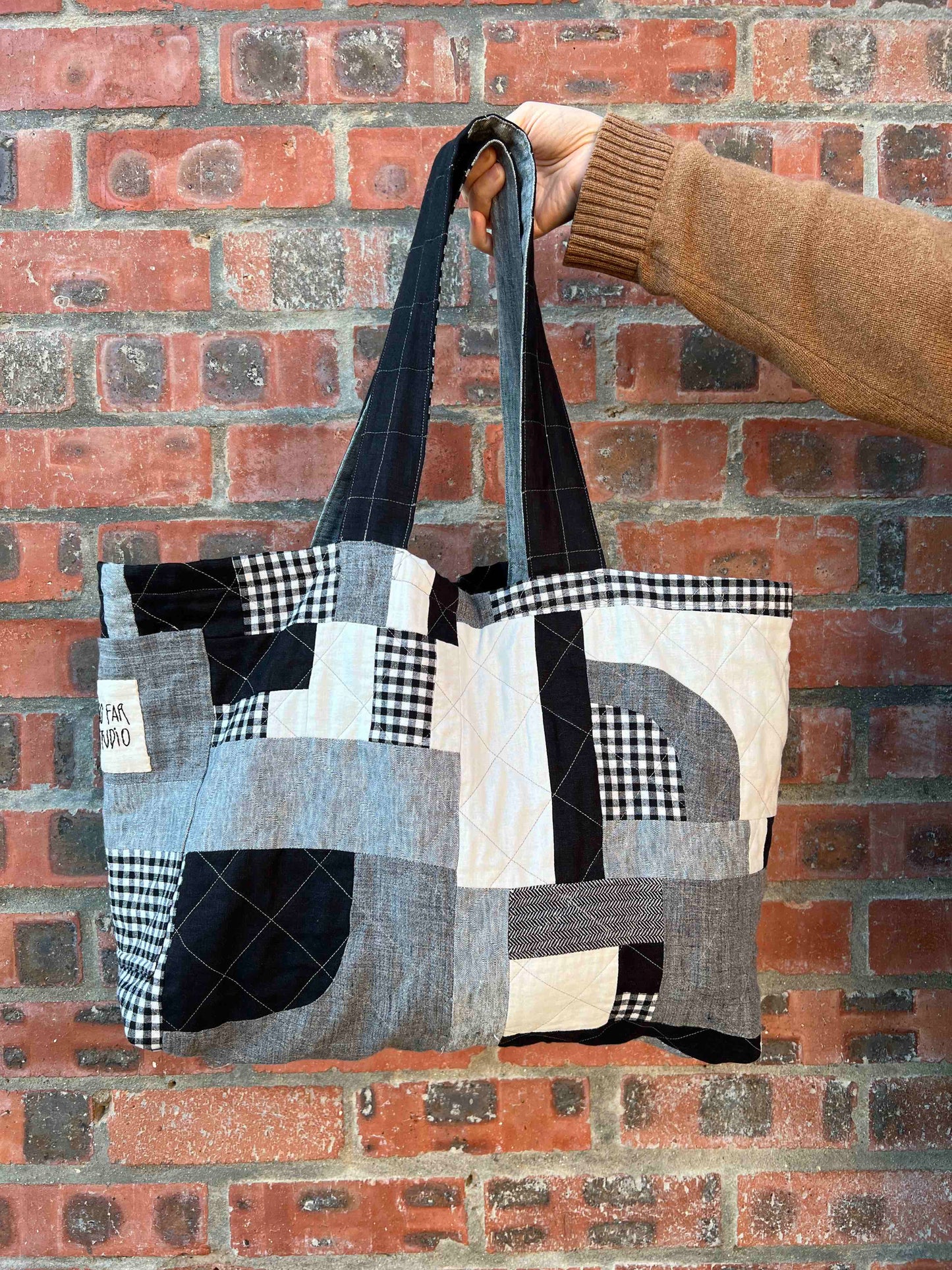 Mai Bag in Black & White