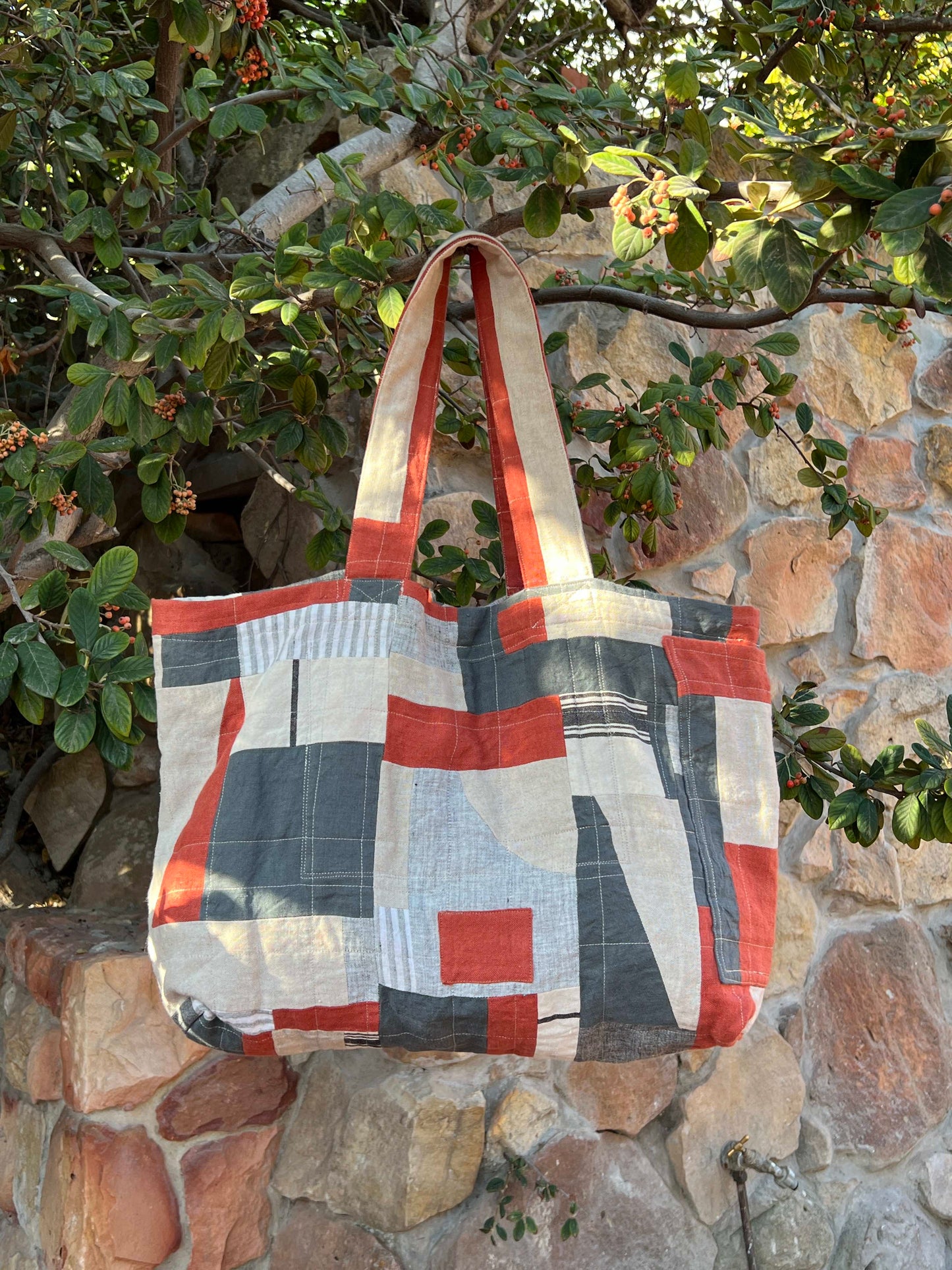 Mai Bag in Graphic Red