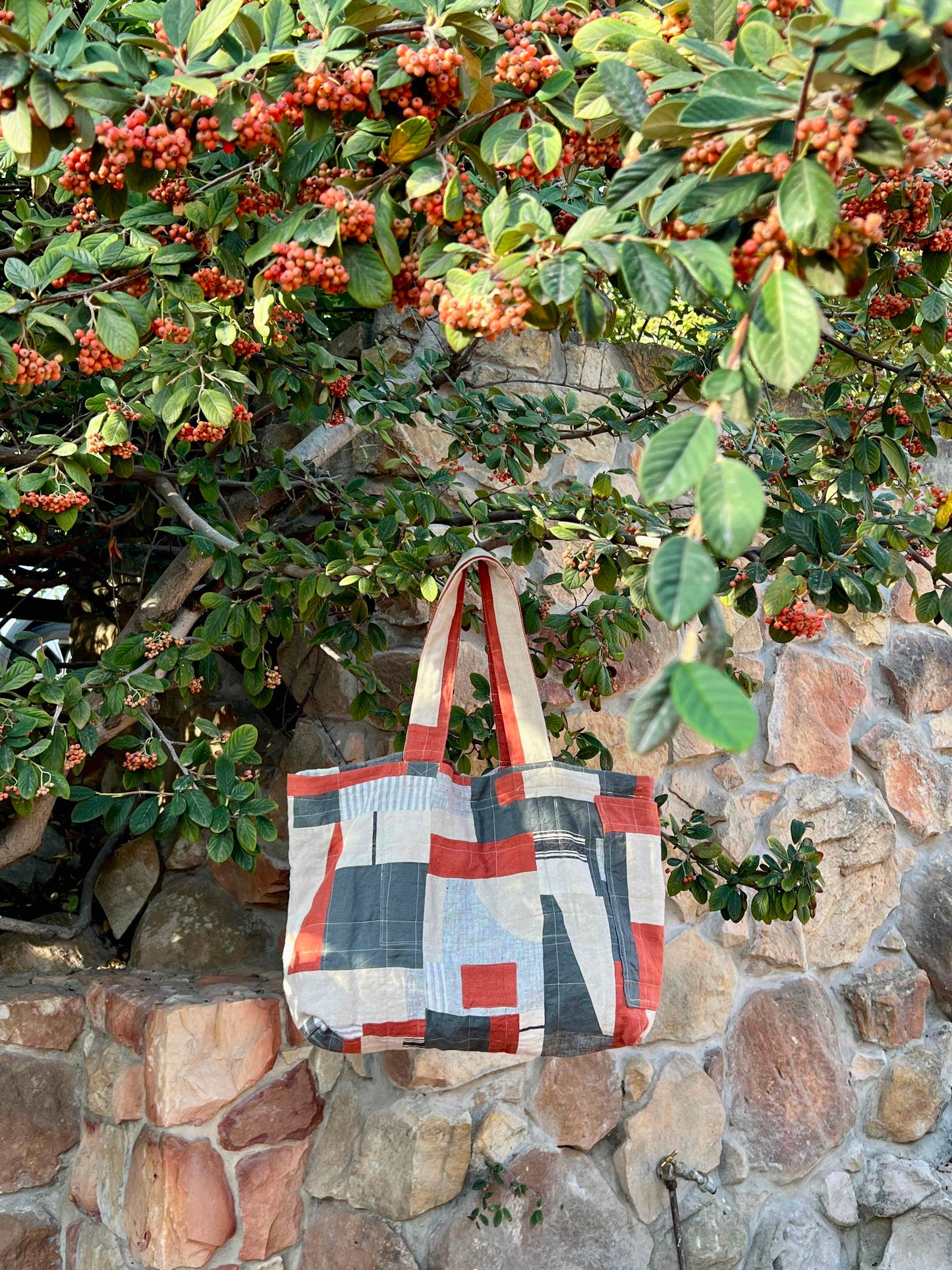 Mai Bag in Graphic Red