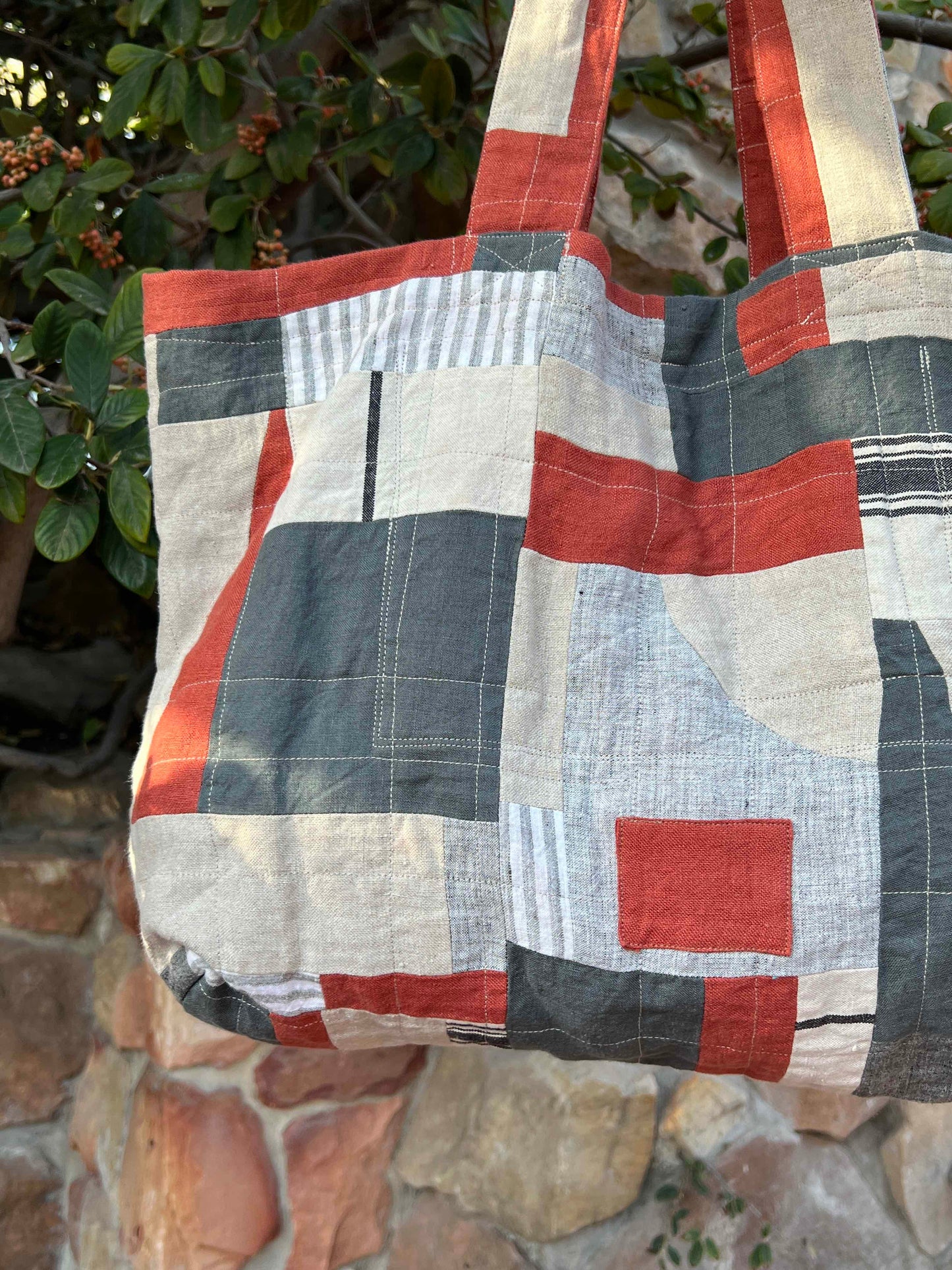 Mai Bag in Graphic Red