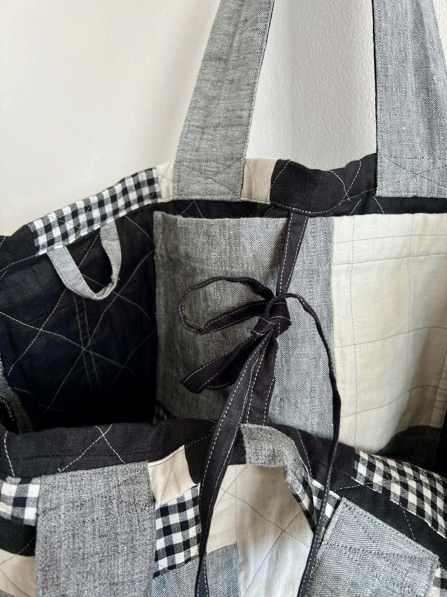 Mai Bag in Black & White