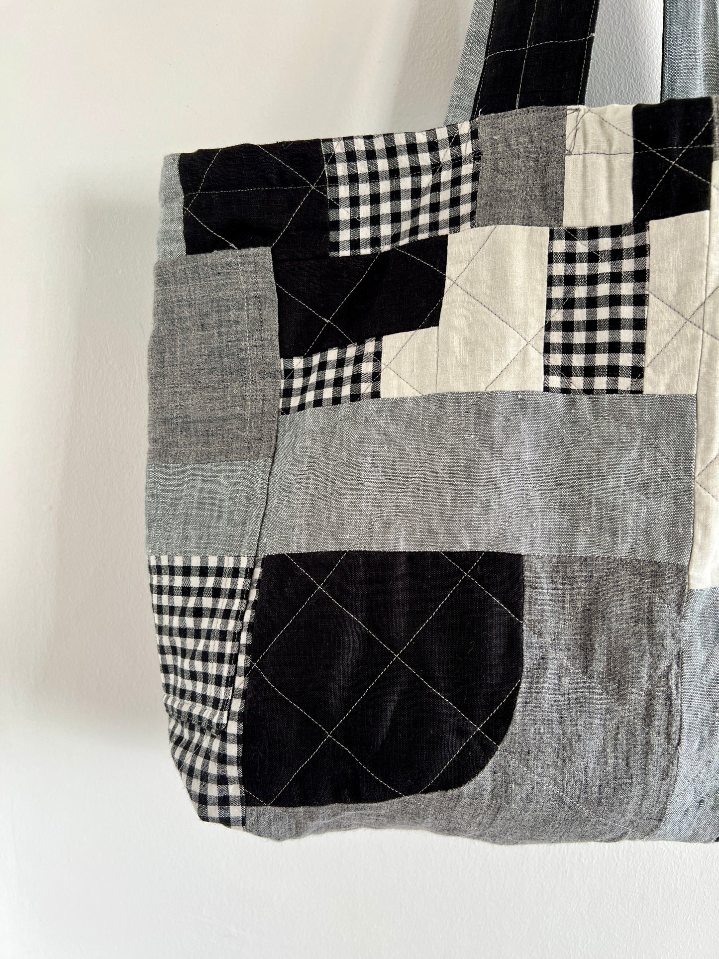 Mai Bag in Black & White