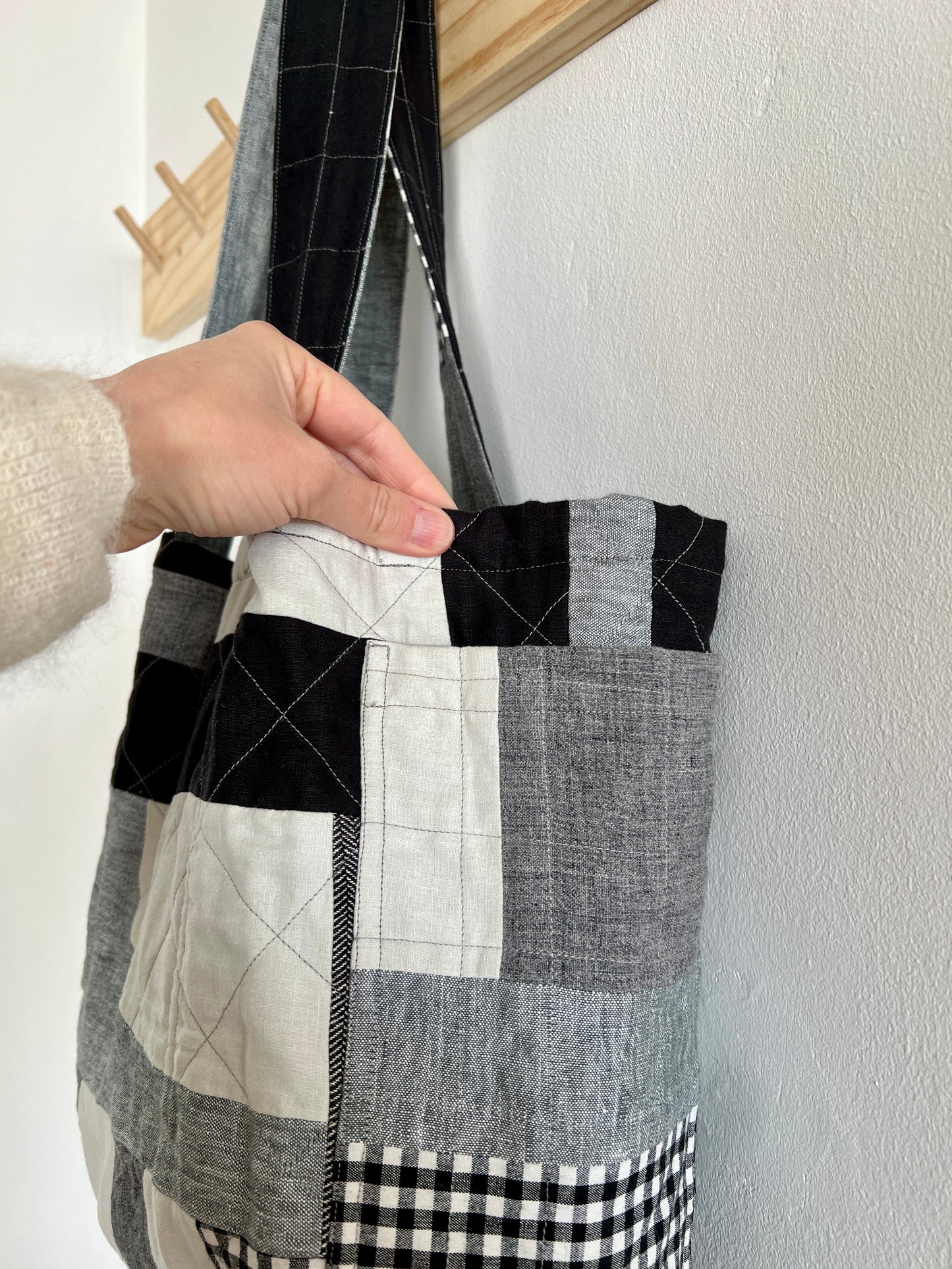 Mai Bag in Black & White