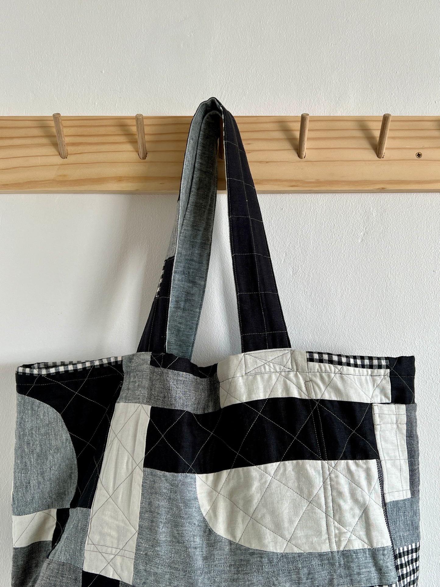 Mai Bag in Black & White