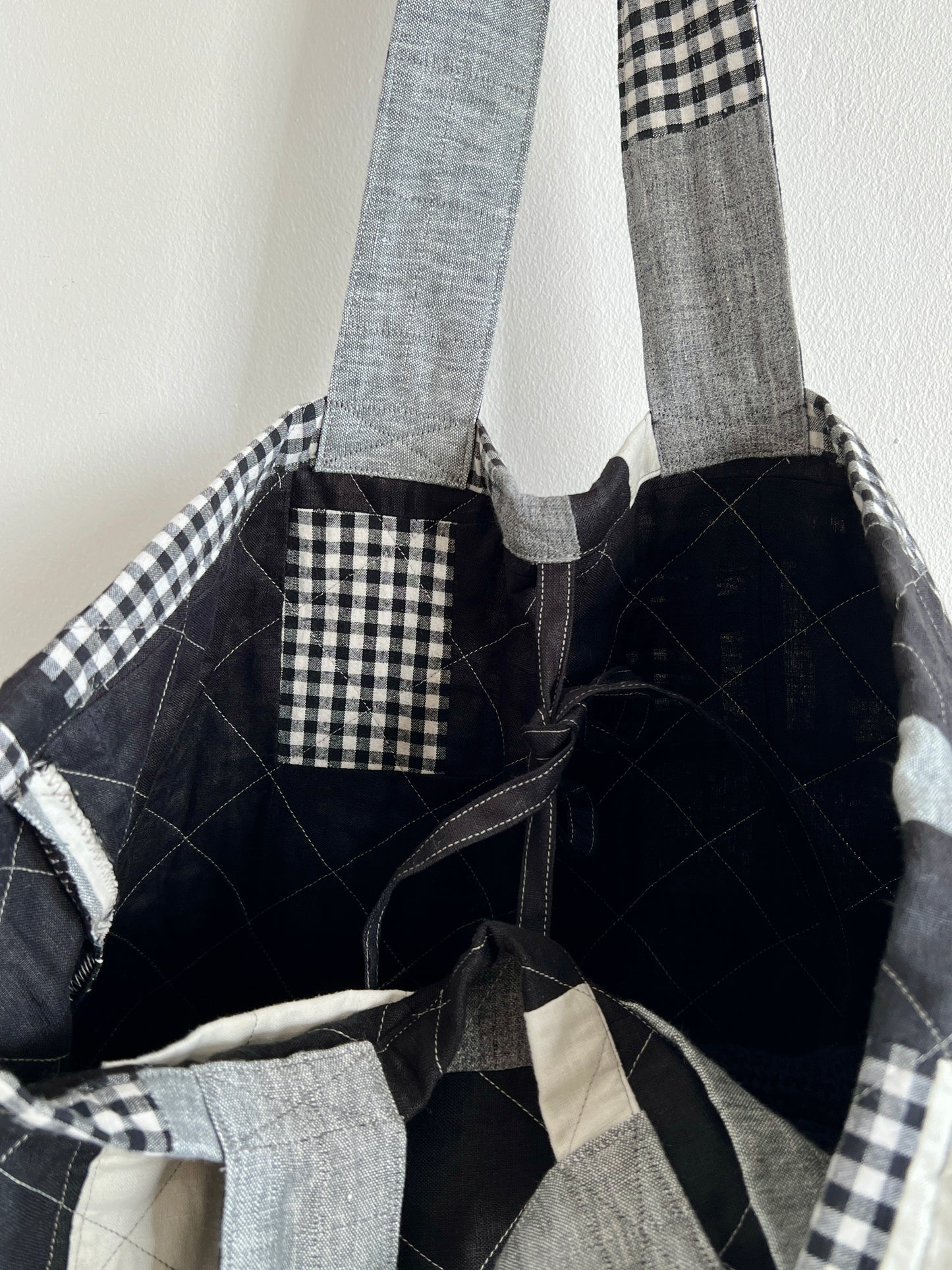 Mai Bag in Black & White