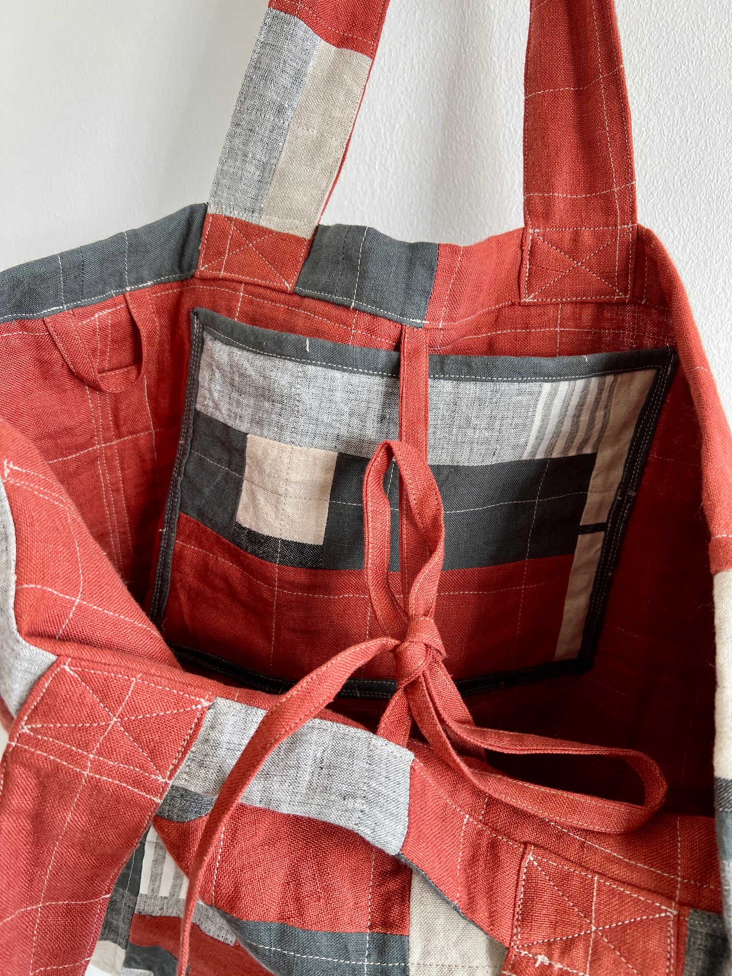 Mai Bag in Graphic Red